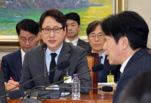 Bithumb CEO Lee Jae-won speaks during a National Assembly hearing in Seoul, Feb. 11. Yonhap