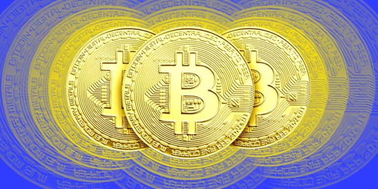 Біткойн намагається утримати 70 000 доларів США через сплеск нафти, що підриває ризикові активи