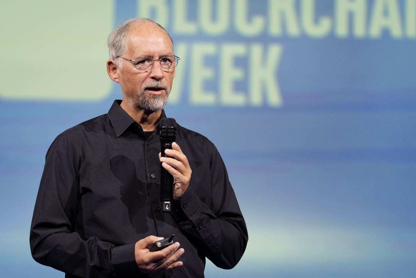 Адам повернувся до Сатоші? Премія за ризик біткойнів у розмірі 80 мільярдів доларів