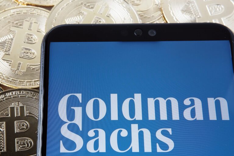 Goldman Sachs бере участь у гонці Bitcoin ETF