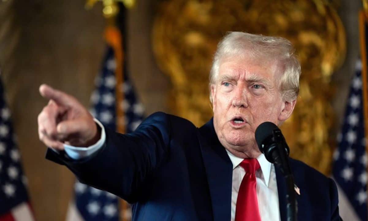 Трамп додає до свого портфоліо акції Coinbase і Bitcoin