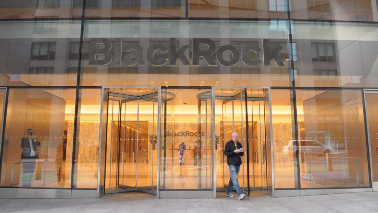 BlackRock стає першим мегаемітентом, який запустив Covered Call Bitcoin ETF