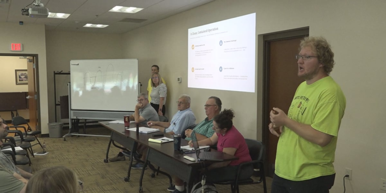 Керівники округу Клейтон проводять інформаційну сесію щодо центру обробки даних Bitcoin Керівники округу Клейтон проводять інформаційну сесію щодо центру обробки даних Bitcoin