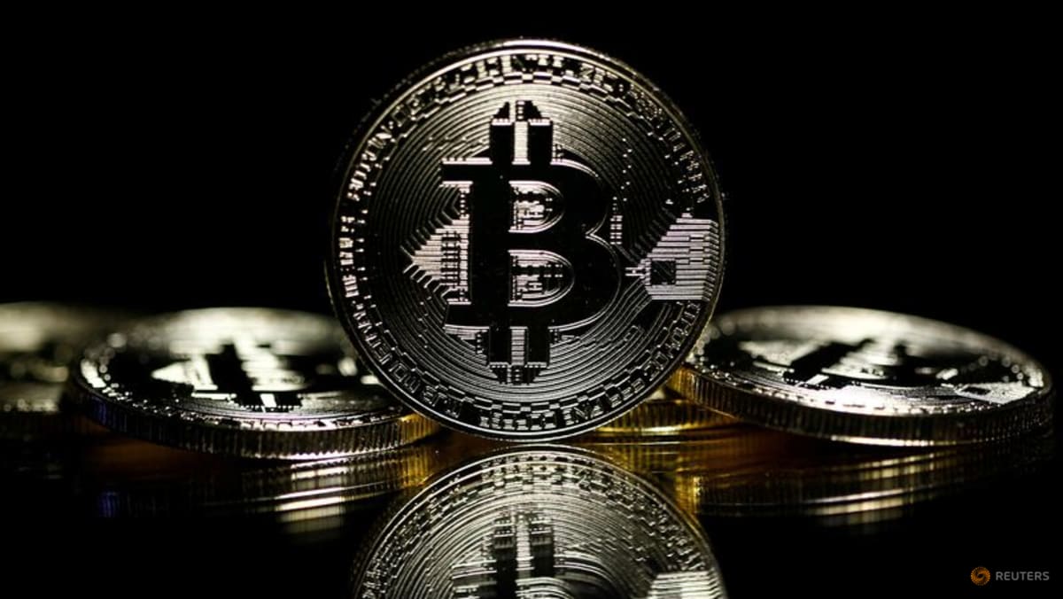 Стратегічні продажі біткойнів проливають світло на компанії, що займаються накопиченням криптовалюти