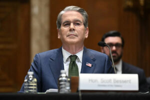 Уряд США переміщує 8,8 млн доларів біткойнів, які, за словами Трампа, ніколи не продадуть
